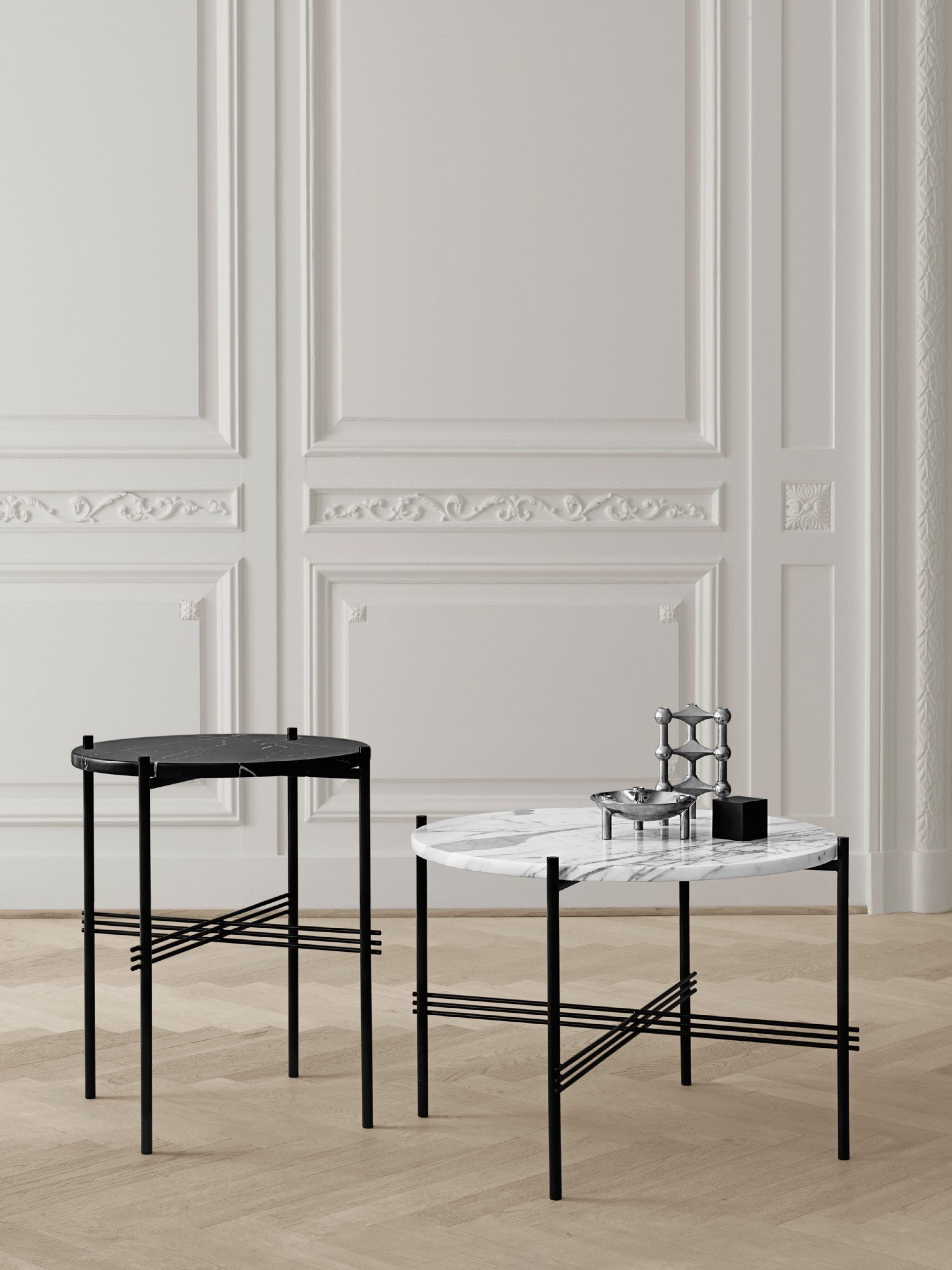 Ts Loungetable 40 Black 55 White 8E6B5500 C36C 4A4A 8Bd9 494Df42826Dc